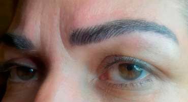 Microblading de cejas mujer